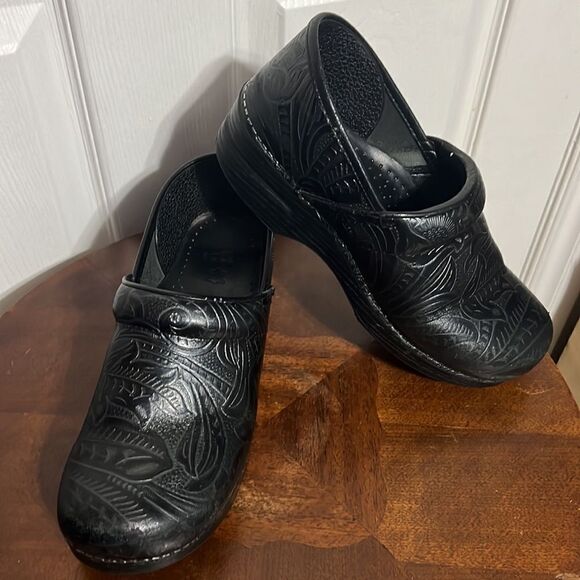 🔥🔥 DANSKO CLOGS Professional Black Leather Pattern - Women Sz 9.5-10 (40) -GUC - Picture 3 of 9